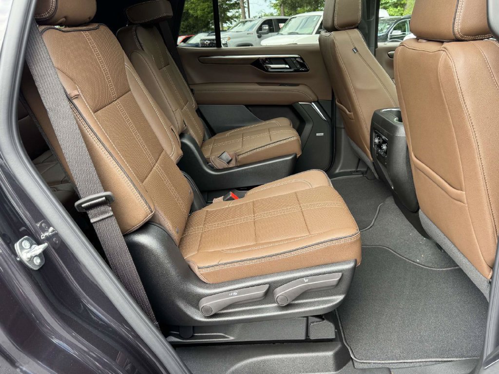 New 2026 Chevrolet Tahoe High Country AWD/4WD image 15
