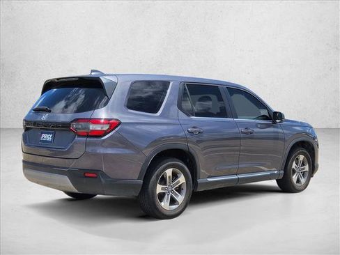 Used 2025 Honda Pilot EX-L image 5