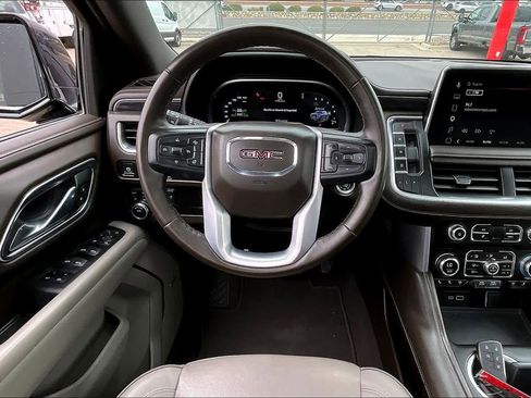Used 2023 GMC Yukon SLT w/ SLT Luxury Package AWD/4WD image 6