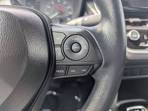 Used 2025 Toyota Corolla Cross AWD Hybrid image 25