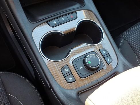 Used 2023 GMC Acadia SLE w/ Driver Convenience Package image 27