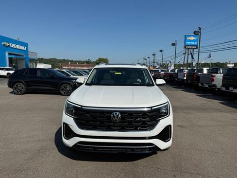 Used 2024 Volkswagen Atlas SEL Premium R-Line AWD/4WD image 2