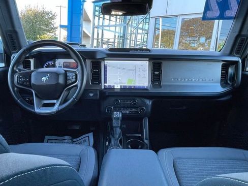 Used 2022 Ford Bronco Outer Banks image 3