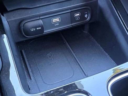 Used 2025 Kia Telluride SX Prestige image 32