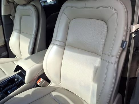 Certified 2022 Lincoln Corsair FWD w/ Equipment Group 101A image 6