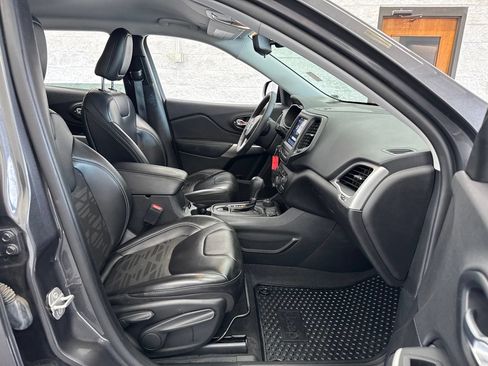 Used 2022 Jeep Cherokee Latitude AWD/4WD image 49