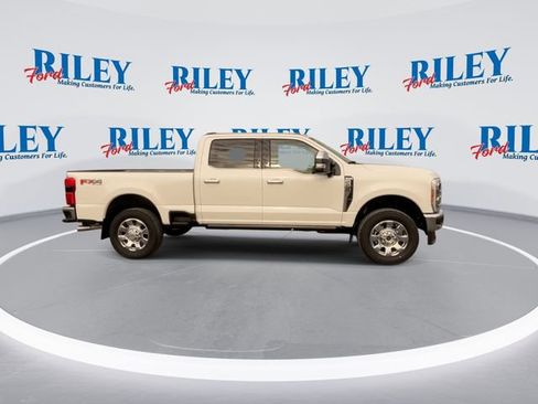 New 2026 Ford F250 Lariat image 3