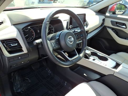 Used 2021 Nissan Rogue SL FWD image 16