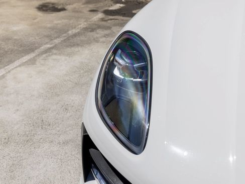 Certified 2021 Porsche Macan AWD/4WD image 14