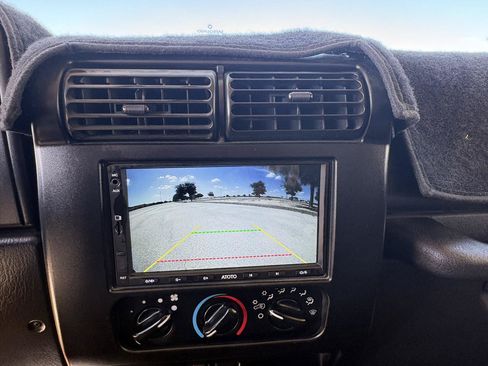 Used 2006 Jeep Wrangler X AWD/4WD image 68