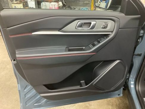 New 2026 Ford Explorer ST-Line w/ ST-Line Street Pack AWD/4WD image 5