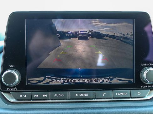 Used 2025 Nissan Rogue SV image 23