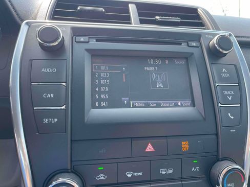 Used 2017 Toyota Camry LE FWD image 18
