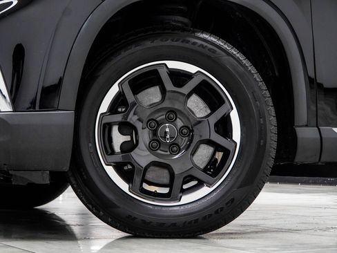 Used 2025 Honda Pilot EX-L image 6
