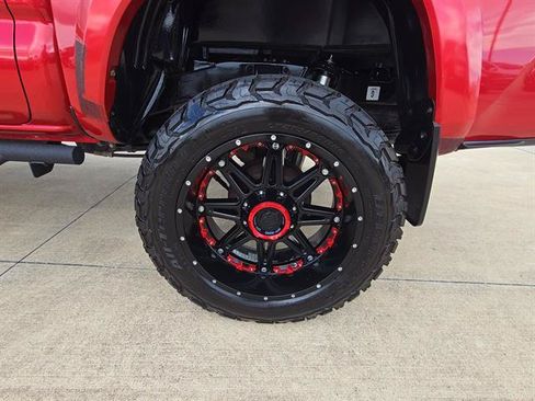 Used 2017 Toyota Tacoma SR5 w/ Tow Package AWD/4WD image 26