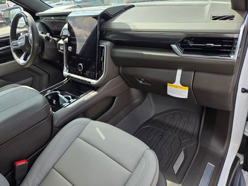 New 2026 GMC Yukon XL Elevation w/ Elevation Premium Package AWD/4WD image 19