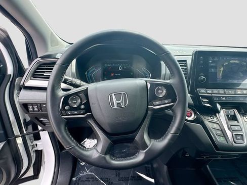 Certified 2024 Honda Odyssey Touring image 14