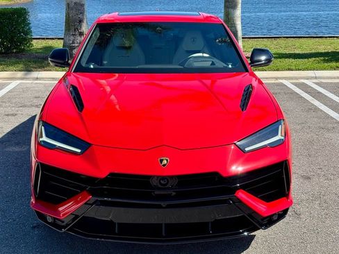 Used 2024 Lamborghini Urus S image 2