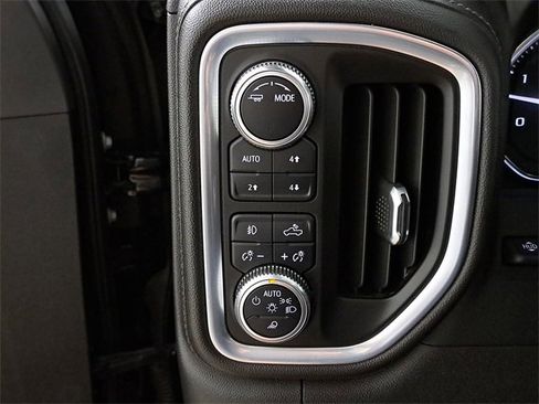 Used 2022 GMC Sierra 2500 Denali w/ Denali Black Diamond Edition image 24