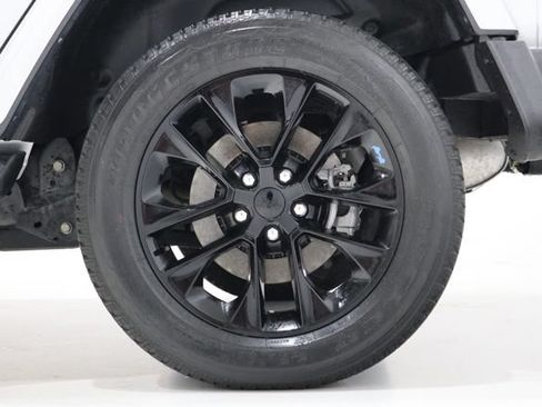 Used 2023 Jeep Wrangler Unlimited Sahara w/ Cold Weather Group AWD/4WD image 11