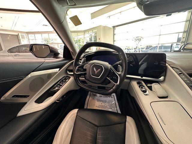 Used 2021 Chevrolet Corvette Stingray Premium Conv w/ Z51 Performance Package RWD image 17