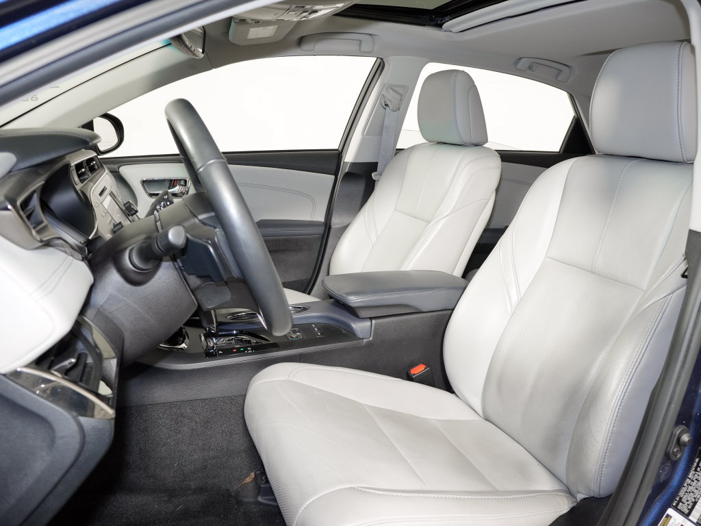 Used 2015 Toyota Avalon Limited w/ Technology Package FWD image 13