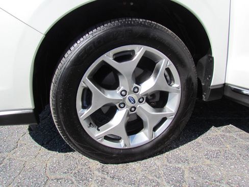 Used 2018 Subaru Forester 2.5i Touring w/ Popular Package #2 AWD/4WD image 26
