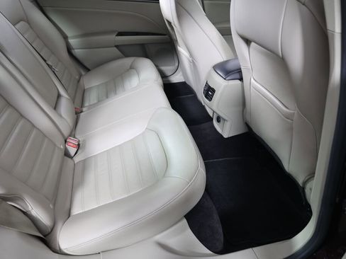 Used 2017 Ford Fusion SE w/ Fusion SE Technology Package image 22