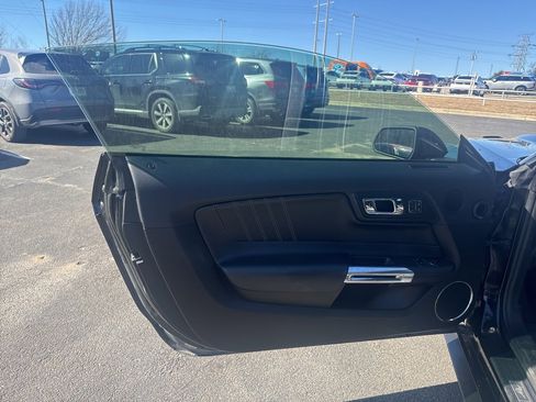 Used 2017 Ford Mustang GT Premium w/ GT Performance Package image 9