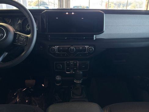 Used 2025 Jeep Wrangler Sport S image 25