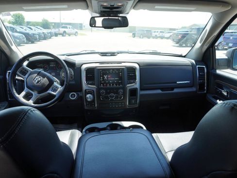 Used 2018 RAM 1500 Laramie w/ Convenience Group AWD/4WD image 9