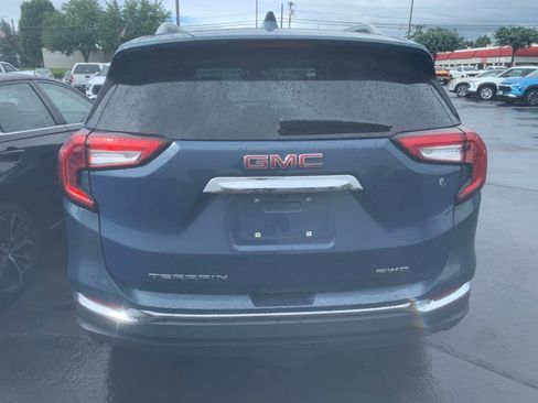 Used 2024 GMC Terrain SLT AWD/4WD image 3