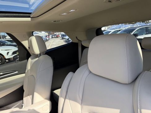 Used 2023 Buick Enclave Essence w/ Experience Buick Package image 8