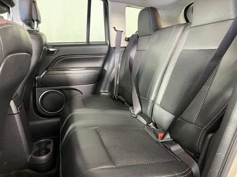 Used 2017 Jeep Compass Latitude AWD/4WD image 28