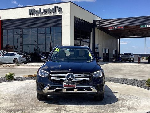 Used 2021 Mercedes-Benz GLC 300 image 2