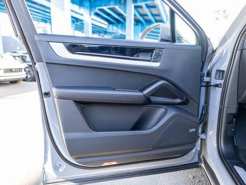 Certified 2026 Porsche Cayenne Coupe image 26