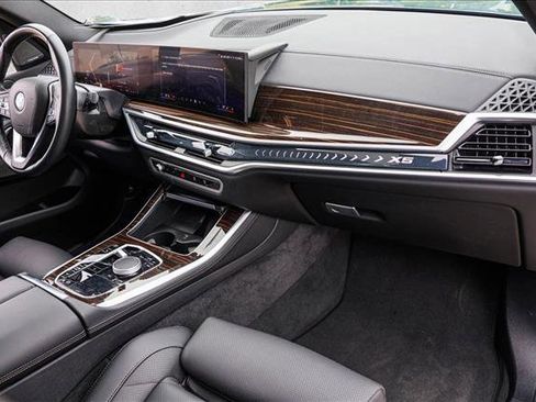 Used 2026 BMW X5 xDrive40i AWD/4WD image 25