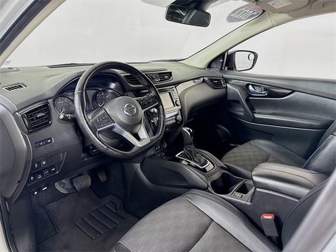 Certified 2022 Nissan Rogue Sport SV w/ Technology Package image 7