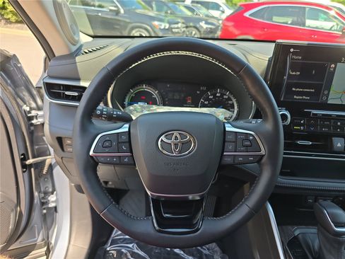 Used 2021 Toyota Highlander Platinum AWD/4WD image 29