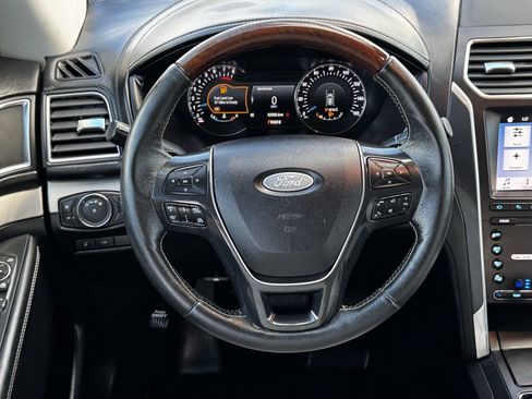 Used 2019 Ford Explorer Platinum AWD/4WD image 15