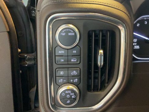 Used 2021 GMC Sierra 1500 SLT w/ SLT Convenience Package AWD/4WD image 21