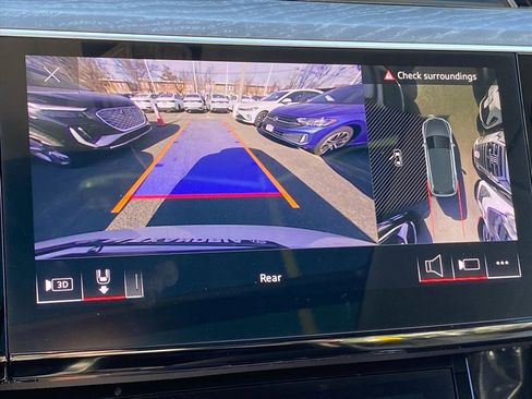 Used 2022 Audi e-tron Premium image 16