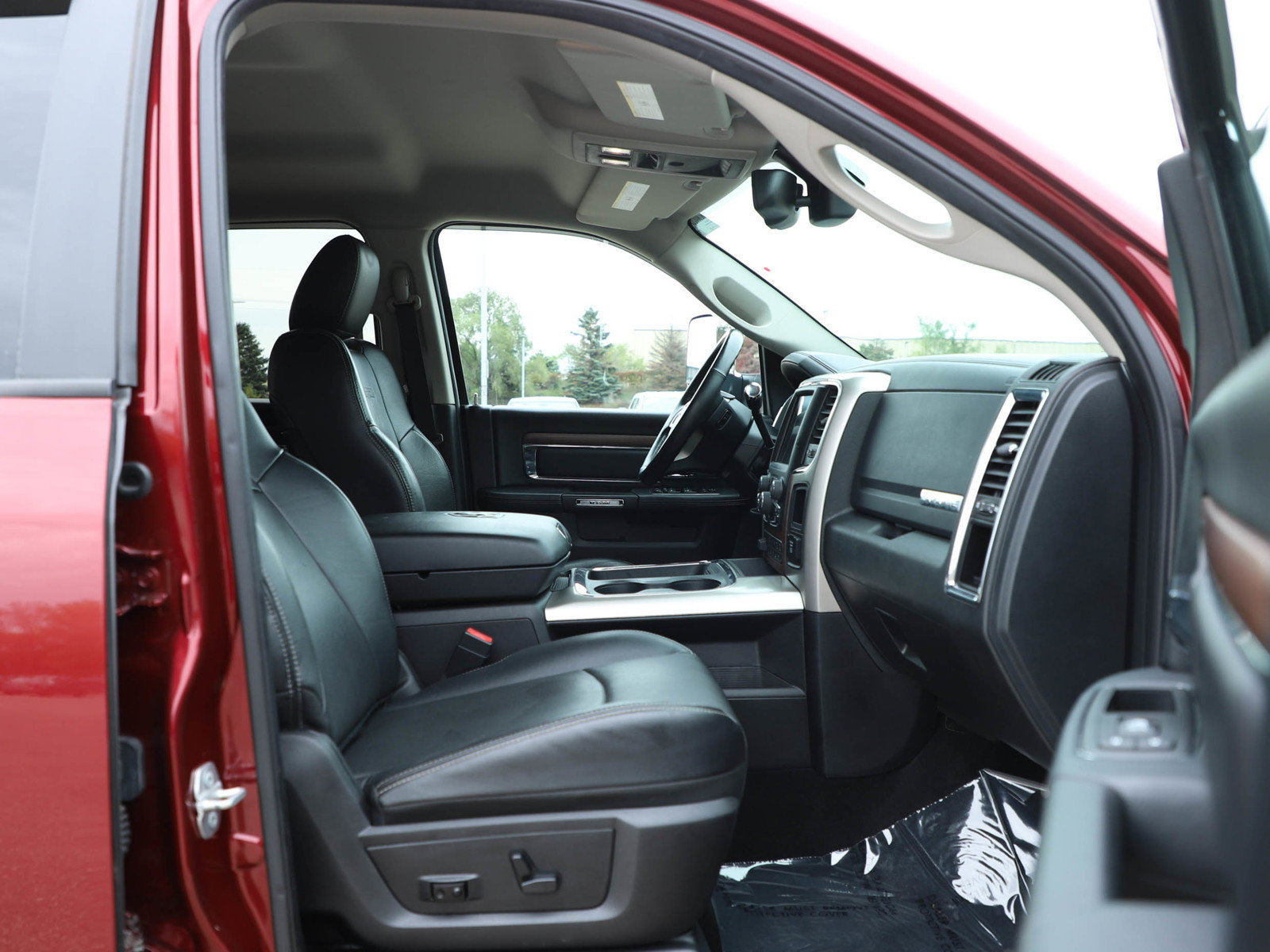 Used 2016 RAM 2500 Laramie AWD/4WD image 11