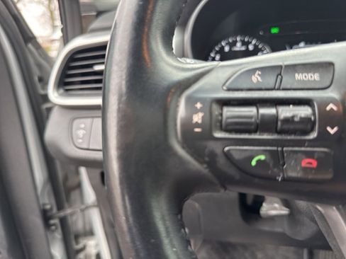 Used 2017 Kia Sorento LX w/ LX Convenience Package image 19