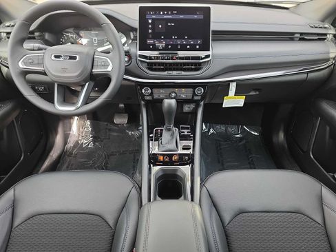 Used 2026 Jeep Compass Latitude AWD/4WD image 14