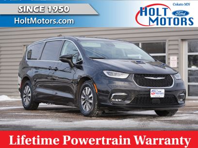 Used 2023 Chrysler Pacifica Touring-L