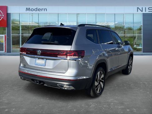 Used 2025 Volkswagen Atlas SE image 5