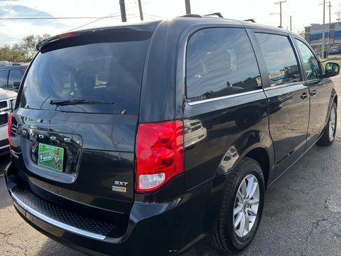 Used 2018 Dodge Grand Caravan SXT image 5