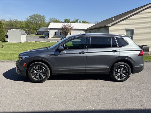 Used 2024 Volkswagen Tiguan Wolfsburg Edition AWD/4WD image 7