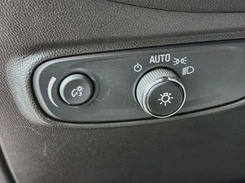 Used 2023 Chevrolet Equinox LS w/ LS Convenience Package AWD/4WD image 15